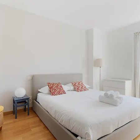 Arco Della Pace - Ampio Bilocale Apartment *